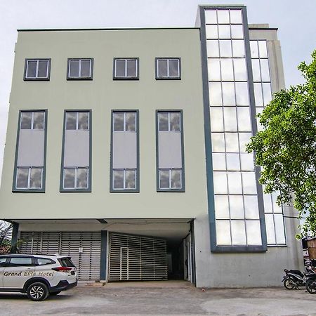 Oyo 92300 Koala House Hotel เปกันบารู ภายนอก รูปภาพ