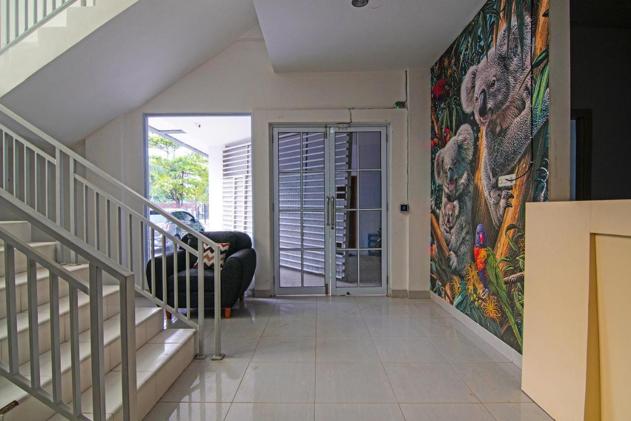 Oyo 92300 Koala House Hotel เปกันบารู ภายนอก รูปภาพ