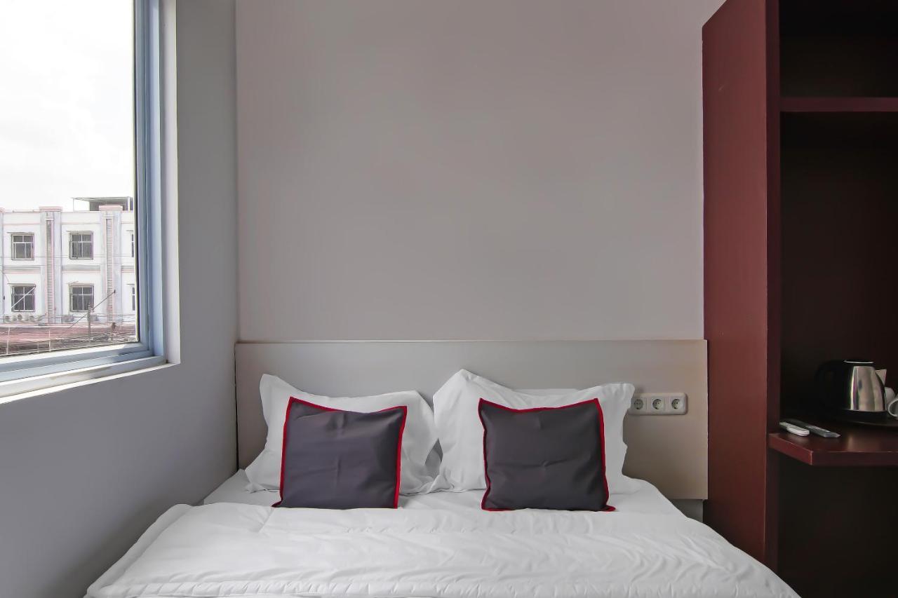 Oyo 92300 Koala House Hotel เปกันบารู ภายนอก รูปภาพ