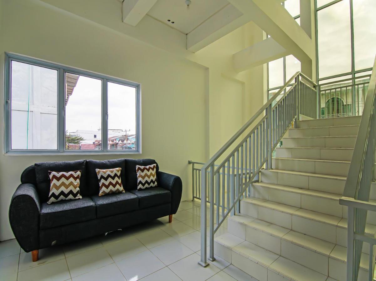 Oyo 92300 Koala House Hotel เปกันบารู ภายนอก รูปภาพ